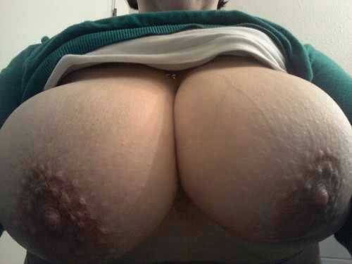 ladiesoftexas2:  San Antonio  Stunning submission.
