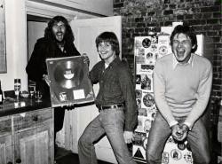 awesomepeoplehangingouttogether:  Eric Idle, Mark Hamill and Harrison Ford
