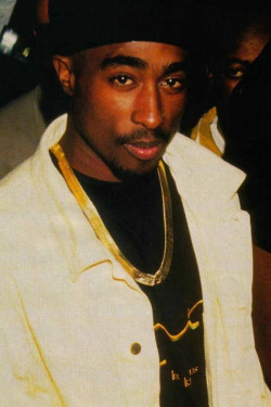 bvnds:  I might of been only 2 years old when Tupac Shakur died but damn I’ve listen to his music and he was all about keeping it 100! And although deceased he quickly became my favorite. He stand for all the things I stand for or I should I stand for