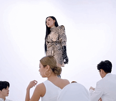 wxnd:Hwasa - twit
