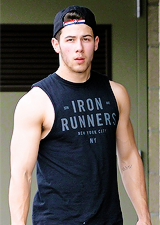moded1:  Good God this boy is HOT