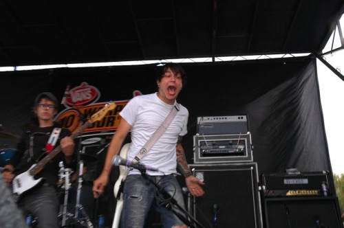 vacationadventuresociety: (click pic for HQ) Warped Tour @ Coors Amphitheatre, San Diego, CA. 06/07/