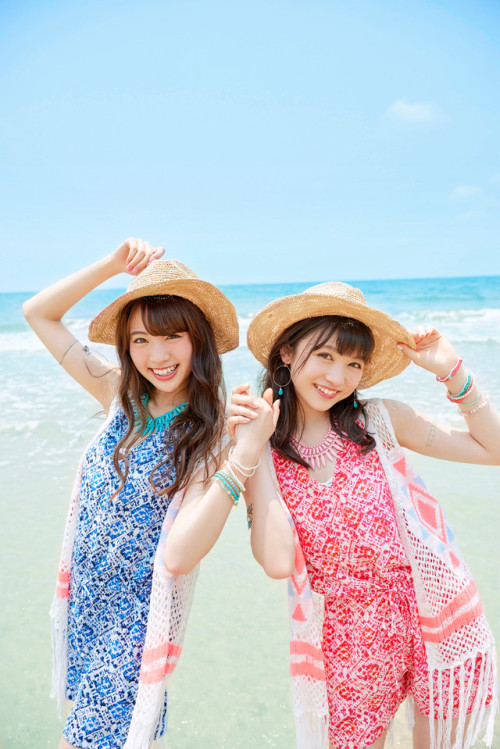 志田友美×新井ひとみ、灼熱の夏季限定ユニット「志田サマー新井サマー」 - 音楽ナタリー