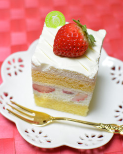 mintrits:    苺のショートケーキ　３７０円    キーファルンバウム　３８０円（by マロンだいふく）  