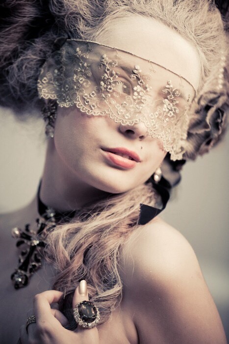 buggybee:  Buggy Bee’s Theme Thursday “Lace”