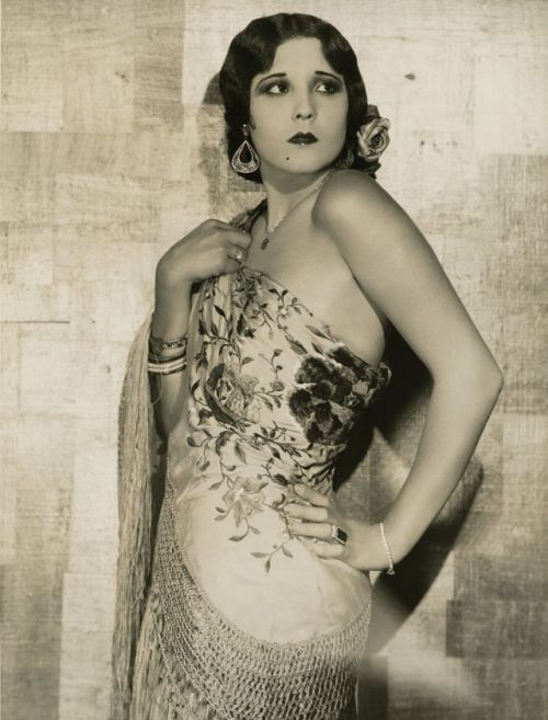 vintageeveryday:38 glamorous photos of classic beauties taken by Ruth Harriet Louise in the 1920s. https://painted-face.com/