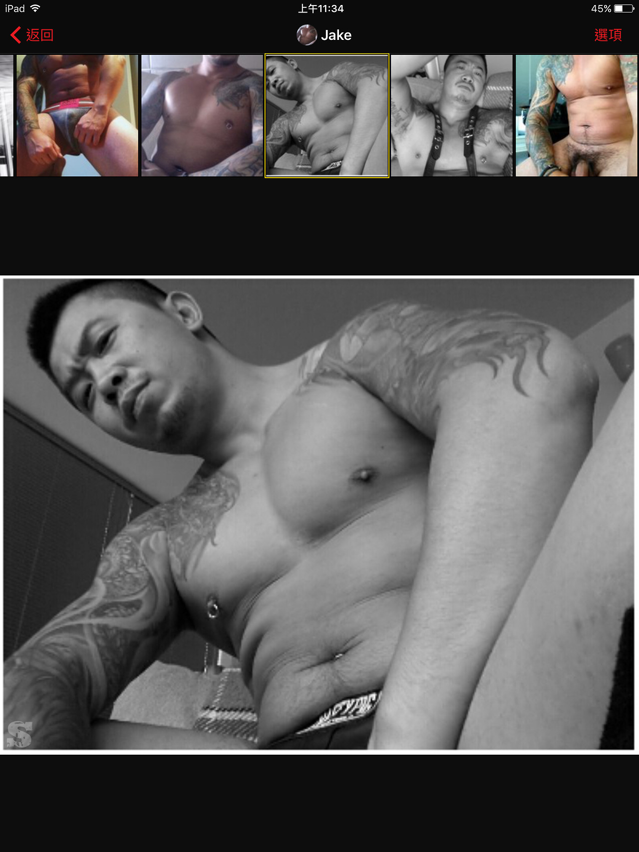 shenjisin: yuhbuhc13:   hairygayasianbear:  Jake  .   Yummy 
