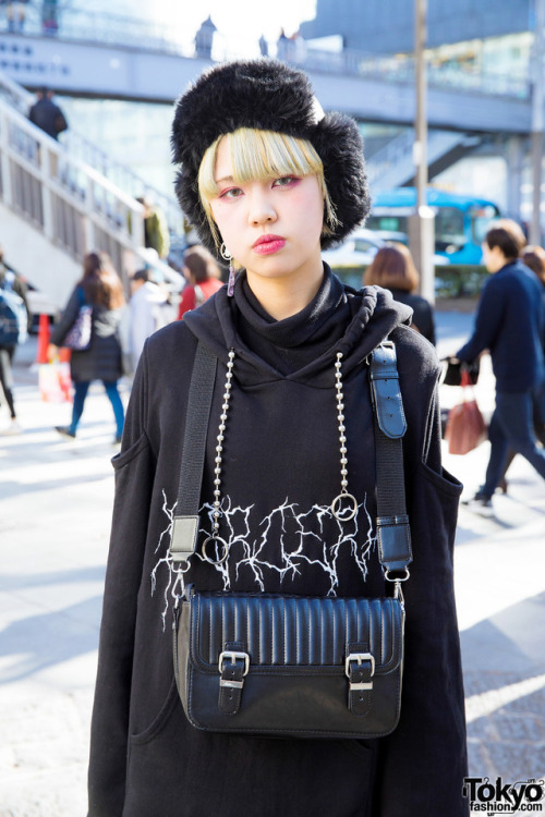 16-year-old Japanese students Sagumo and Mahiro on the street in Harajuku wearing mostly monochrome 