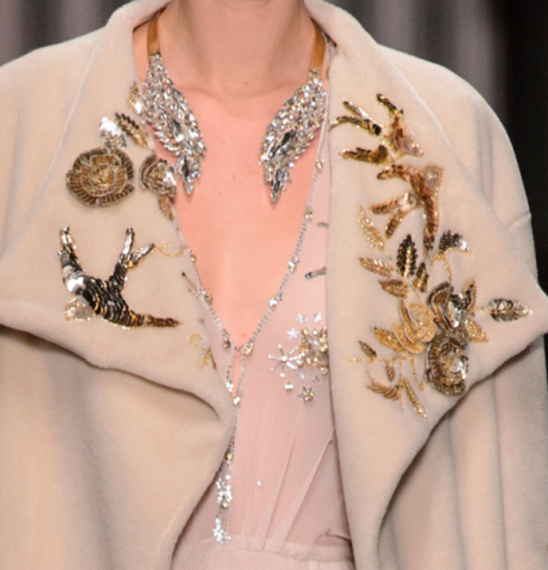 glowdetails - details @ elisabetta franchi fall 2017