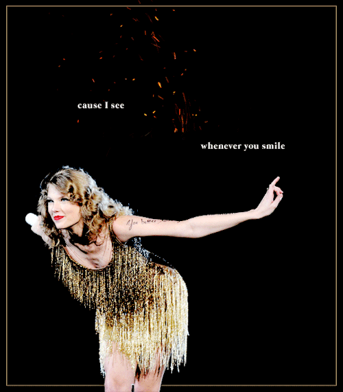 youareeinlove:Get me with those green eyes babyAs the lights go down