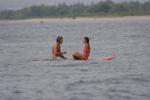 pizza-possum:  So my surf crazed friends just got engaged… can’t think of a better way to propose! 