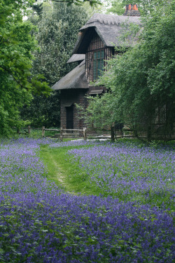 myhappyhive:  Queen Charlotte’s Cottage