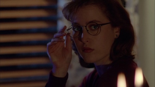 cosmicannibalism:Agent Dana Scully  S1 E16 Young At Heart 