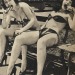 Porn comominimo:Bettie Page and a friend eating photos