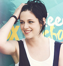 kristenforthewin:  Vote for Kristen at the Teen Choice Awards 2013! Favorite Sci-Fi/Fantasy