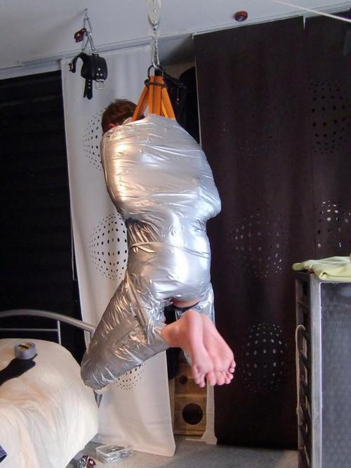 https://lovetapebondage.tumblr.com/post/82221352489