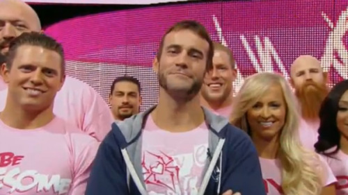 maryse0uellet:  he’s wearing aj’s shirt :’)  Supporting his favorite diva!