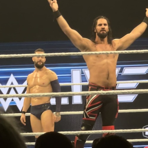 codchrist89: WWE UK Tour damn they are lucky to see this match Finn: I Like That Butt lol@theworldof