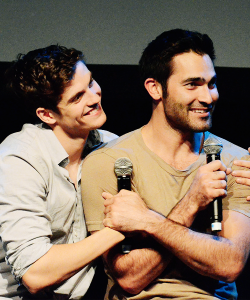 dailytylerhoechlin:  Daniel Sharman and Tyler Hoechlin at Werewolf Con in Brussels, on September 26th. Picture by missisnorris. 
