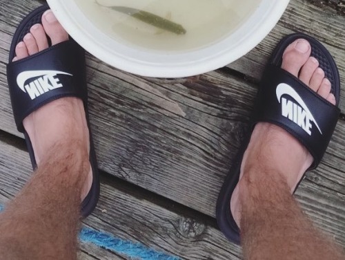 ian-loves-feet:  Hugo Wilson - Awwwww sexy feet