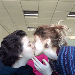 https://64.media.tumblr.com/5c024b9bcb9a2eebefedf09853401d6c/tumblr_o2g21tByNP1urd9pgo1_500.gif
