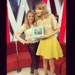 tswiftdaily:  @DanielleGraham: My BFF #TaylorSwift was busy being a pop star and missed our wedding day, so we photoshopped her into this picture to make her feel like she was there with us. @taylorswift @etalkctv http://instagram.com/p/tbK4__jd2S/ 