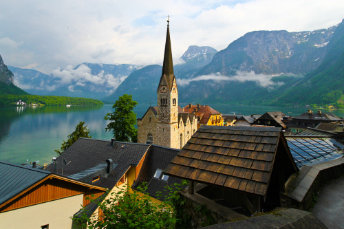 (via 500px / lovely town , Hallstatt , Austria by Nuttapon Sirilertsakul)Hallstatt, Upper Austria, A