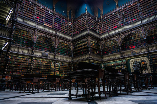 wordsnquotes:   culturenlifestyle:  19th Century Library Is Home to 350,000 Books The Real Gabinete Português de Leitura, also known as the Royal Portuguese Reading Room or the Royal Cabinet is a majestic architectural structure and the home to around