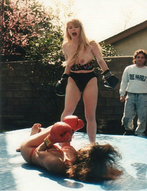 garterbeltsandboxxxxinggloves:Its all fun &amp; games until someone gets knocked out in front of