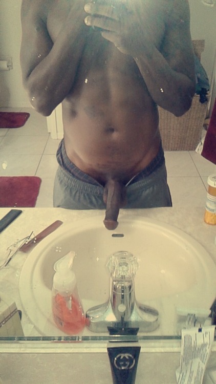 XXX bigdicksaroundthaworld:  Submission: ALL photo