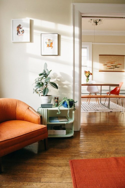 perceptinspire:Details. Apartment Therapy: Andrew & Becky’s Bright, Eclectic Seattle Apartment