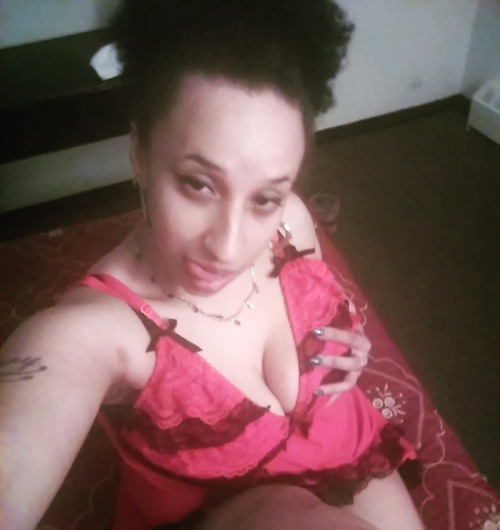 sho-n-tell:  New pics of yours truly 💗🙌💯🔥
