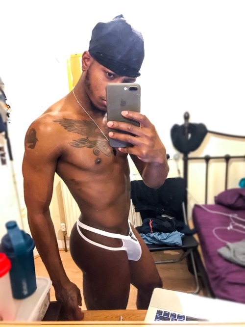 nejhe:  AfterWorkOutSelfie 🤳🏾 for January and February   IG/Twitter @NejheRyutt SnapChat @TheeKingRebel Kik @ Nejhe  YouTube.com/SuperPosterBoy