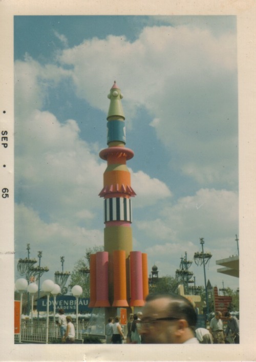 humanoidhistory:  Launching into the future at the 1964 World’s Fair in New York City. (Austin Hall/Flickr)