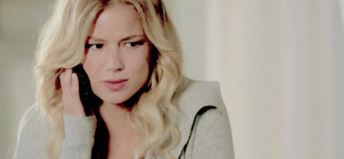 Emily Thorne in every episode: Resurrection (2x02)↳ “For those who believe in resurrection, de