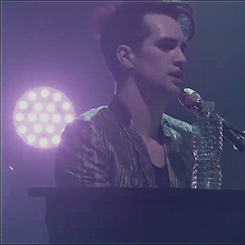 panicforsnacks: bohemian rhapsody at iheartradio theater (x)