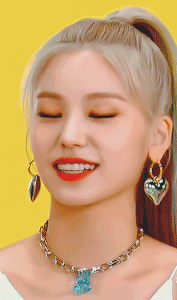 femaleidols:itzy’s yeji with blonde/silver hair for anon ♡ 
