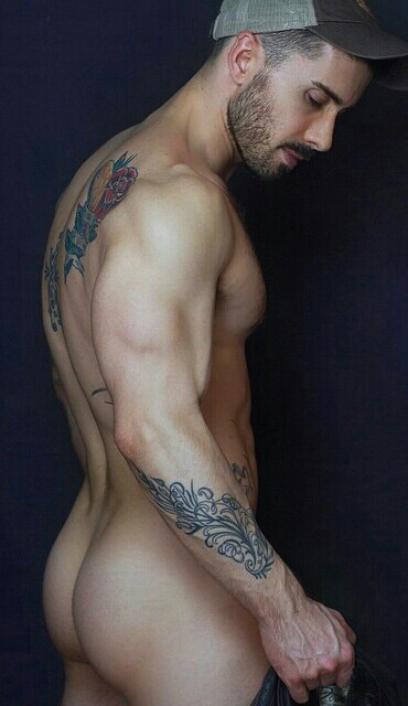 gerg14:  TATTOOED LOVE BOYS for May 18,  2015
