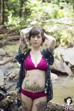 moonysuicidegirl:  Moony suicide http://fatlossfactormax.com/mandi-fanelli-instagram-fitness-athlete-photos/