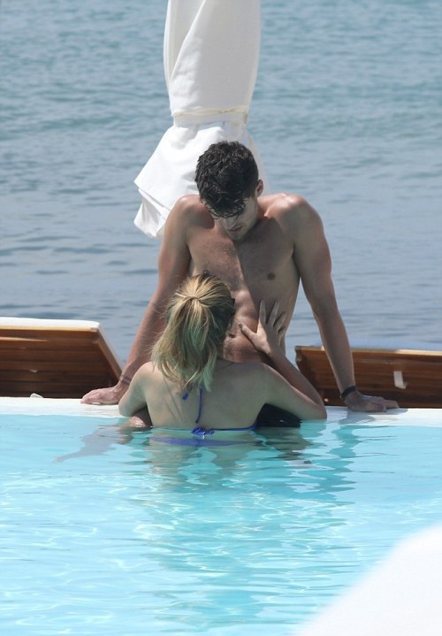 hotfamous-men:  Josh Cuthbert