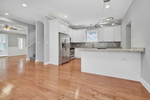 $232,900/3 br/1920 sq ftChicago, IL