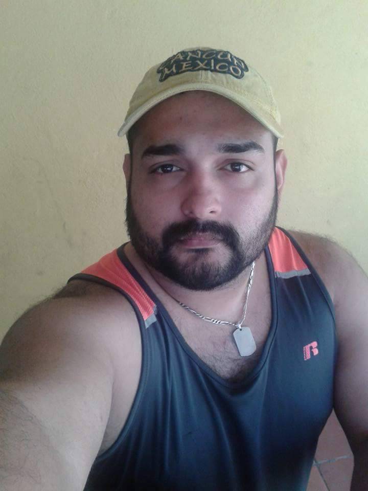 bear-hairy:  bear-hairy:  bear-hairy:  Déjanos tu comentario 🐻  Rebloguea y comparte