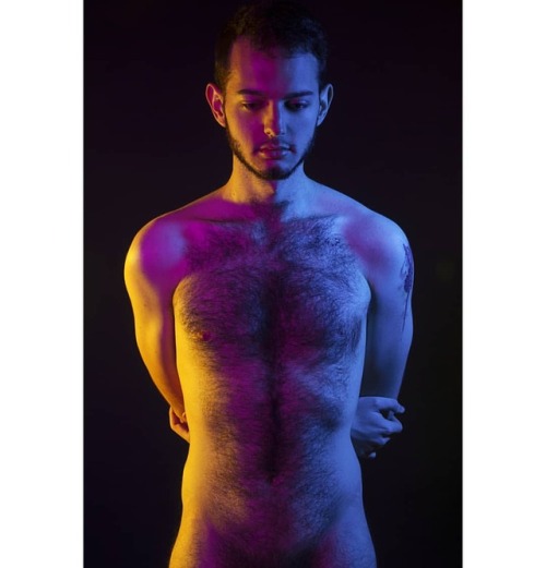 noctaloneae:Termino con la que más me gusta, gracias a #jackrainbow  by @shinnyshadow  #Photograph #photoshoot #exposure #color #cromaticlights #malemodel #model #male #hairymale #hairy #hairymen #beard #bearded #instagood (en Madrid, Spain)