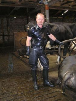 rubbersneakers:  piggish rubber farmers   Fun in the milk parlor,  like the good ole days   :)