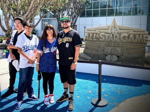 All Star Game weekend with the Fam Bam. Let’s Go!!! #Baseball #Jerseys #MLB #AllStatGame2022 #LosAngeles #Dodgers #HomeRun #GrandSlam #MLBexperience #Balls (at Los Angeles Convention...