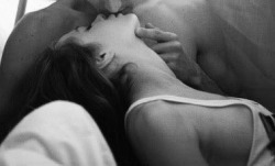 submissivedreamer:  A good kiss can get anyone’s