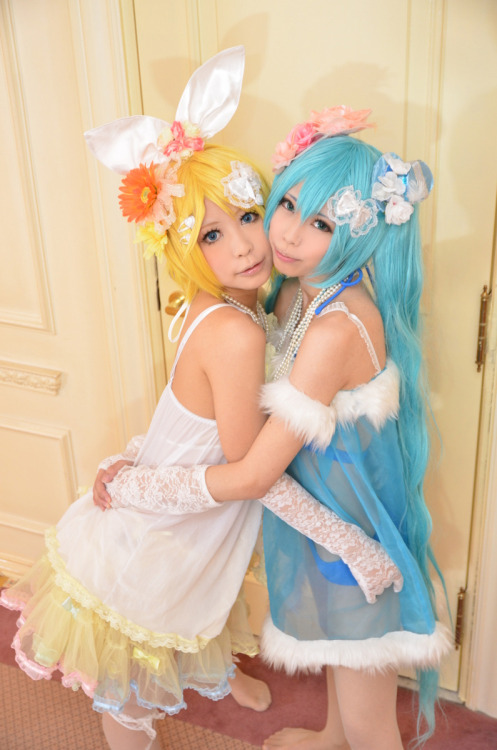 Vocaloid - Miku Hatsune & Rin Kagamine 4HELP US GROW Like,Comment & Share.CosplayJapaneseGirls1.5 - www.facebook.com/CosplayJapaneseGirls1.5CosplayJapaneseGirls2 - www.facebook.com/CosplayJapaneseGirl2tumblr - http://cosplayjapanesegirlsblog.tumbl