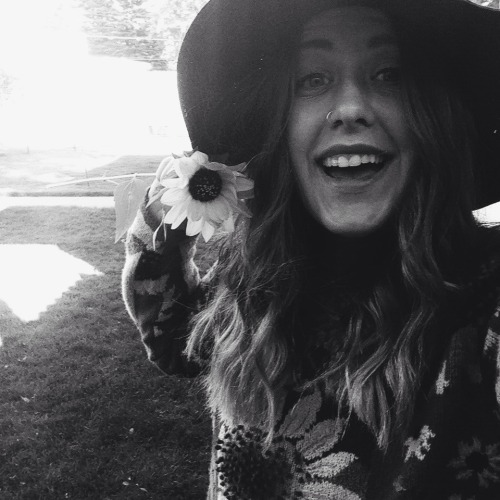 XXX allthetreesofthefield:  Selfiez with sunflowerz photo