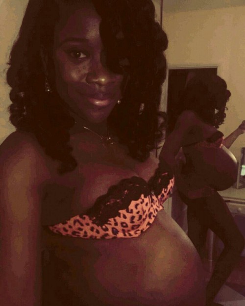 XXX mellowjoe85:Nothing sexier than a pregnant photo