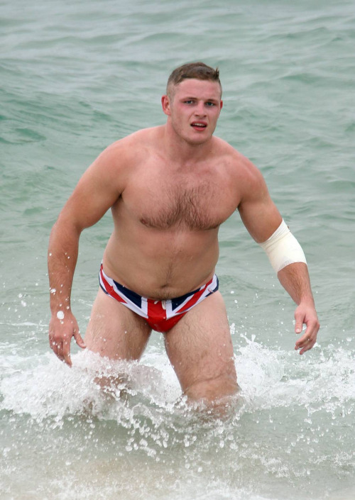 holdenutebloke:  roscoe66:  George Burgess of the South Sydney Rabbitohs at Bondi Beach  . 